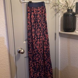 Juniors patterned maxi skirt - Size medium- $6